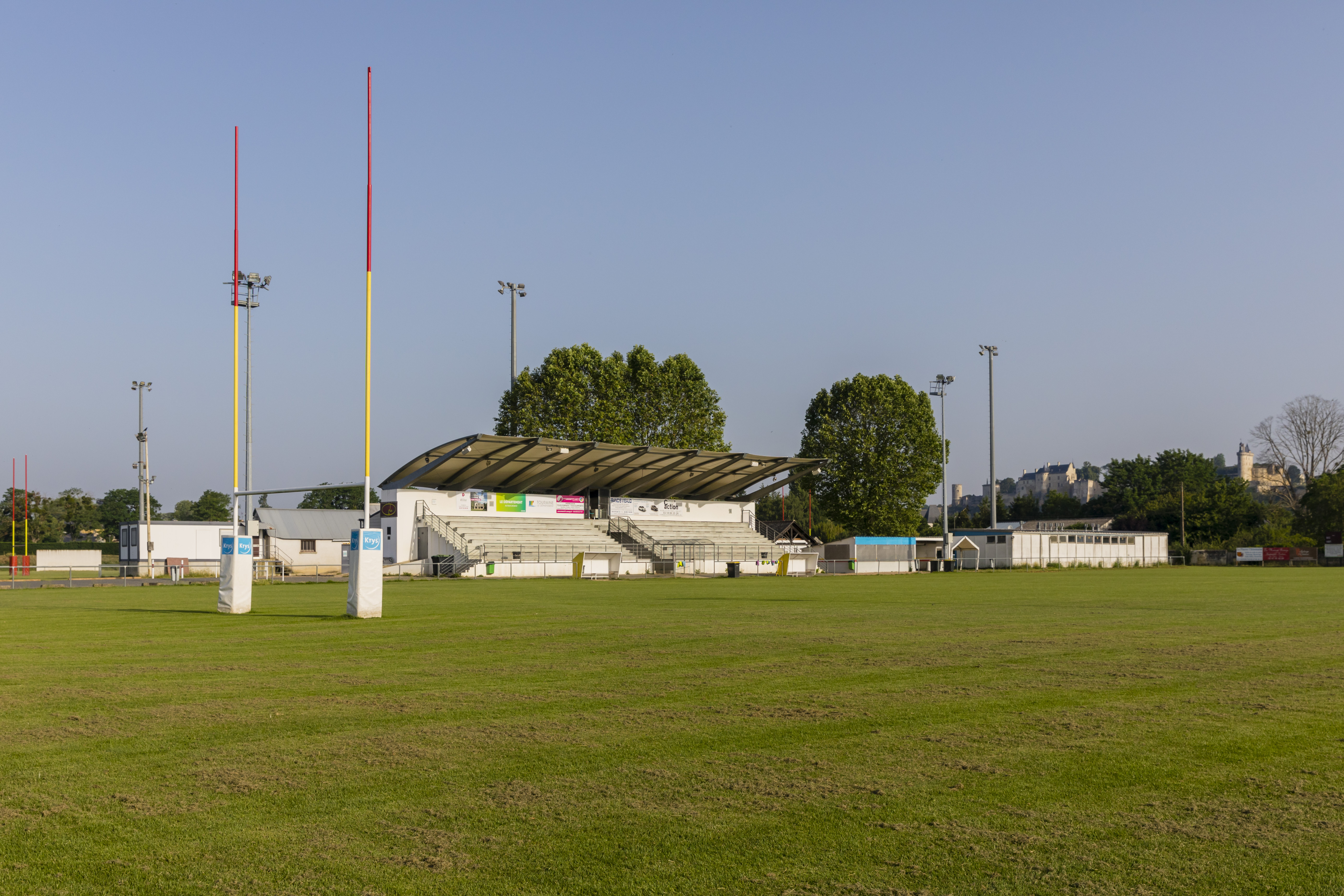 Stade Raymond Bourdon, quai de l’Ile Sonnante, pour l’activité Rugby Stade Raymond Bourdon quai de l’Ile Sonnante, pour l’activité Rugby